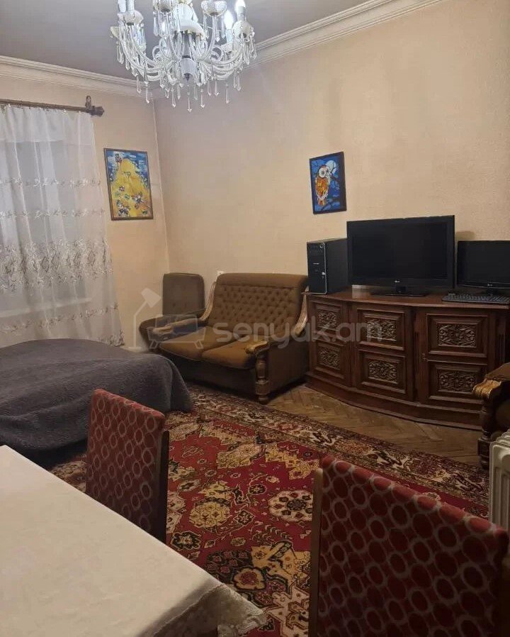 1 Սենյականոց Բնակարան Քարե Շենքում, 37քմ, 4/5 հարկ, Նորմալ Վիճակում