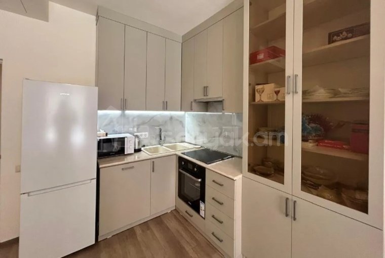 2 Սենյականոց Բնակարան, 51քմ, 3/16 հարկ, Դիզայներական Վերանորոգված, Կահավորված, Արևկող