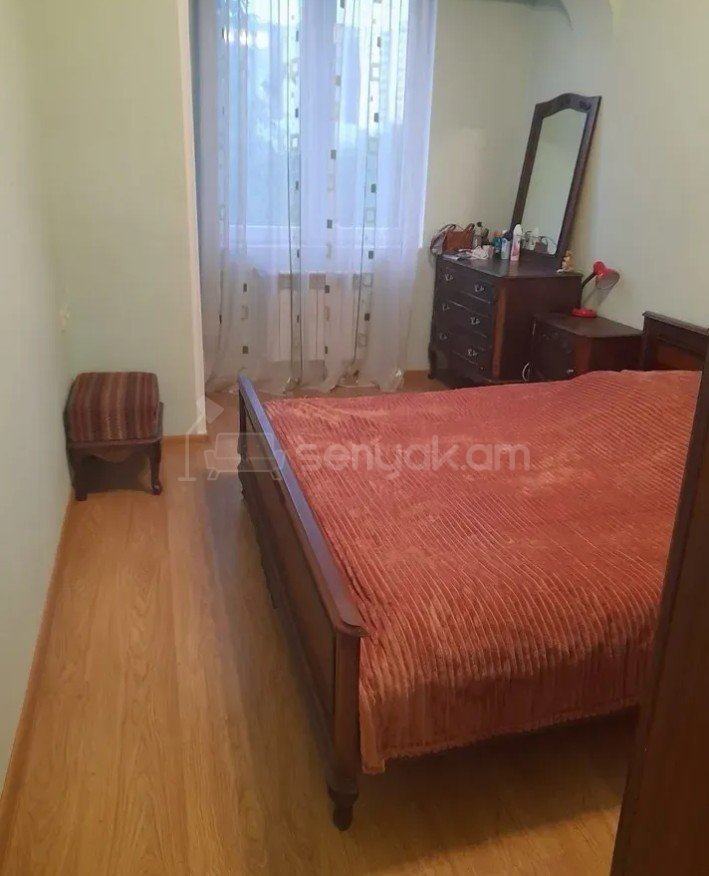 2 Սենյականոց Բնակարան Քարե Շենքում, 75քմ, 3/5 հարկ, Կապիտալ Վերանորոգված, Կահավորված