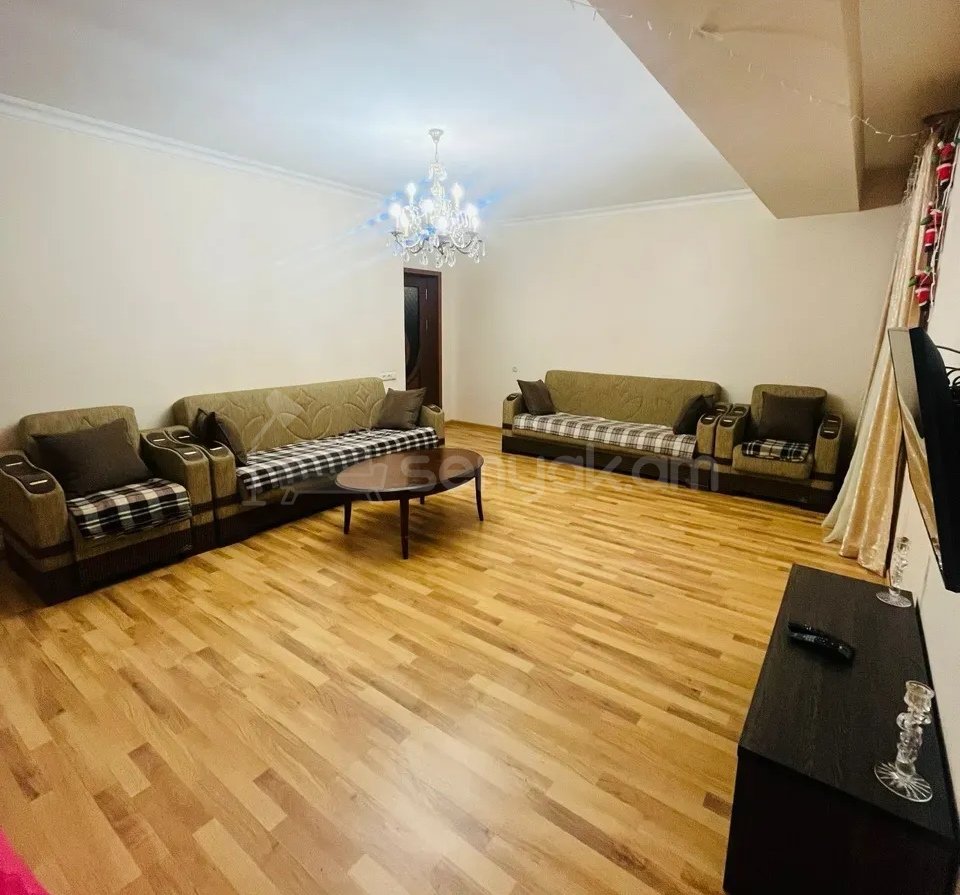 3 Սենյականոց Բնակարան, 80քմ, 9/15 հարկ, Նորմալ Վիճակում, Կահավորված