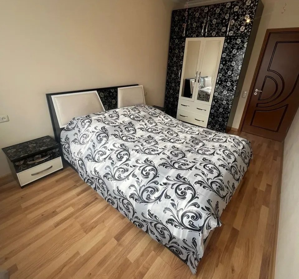 3 Սենյականոց Բնակարան, 80քմ, 9/15 հարկ, Նորմալ Վիճակում, Կահավորված