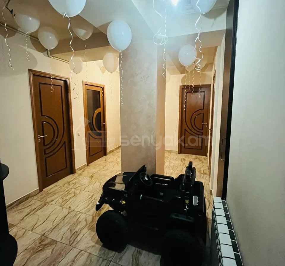 3 Սենյականոց Բնակարան, 80քմ, 9/15 հարկ, Նորմալ Վիճակում, Կահավորված