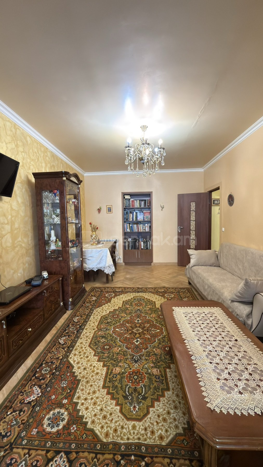 3 Սենյականոց Բնակարան Քարե Շենքում, 73քմ, 3/5 հարկ, Նորմալ Վիճակում