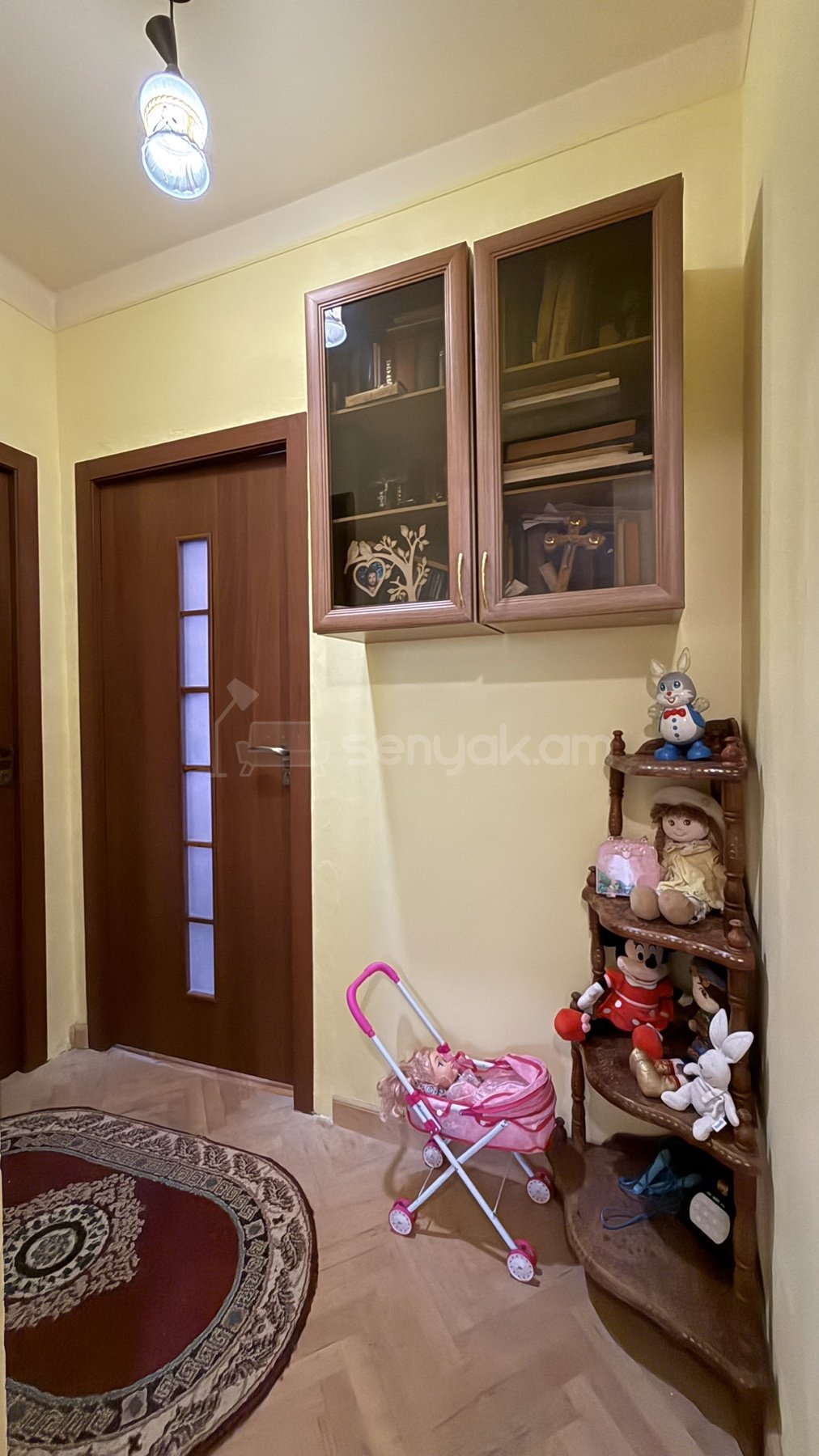 3 Սենյականոց Բնակարան Քարե Շենքում, 73քմ, 3/5 հարկ, Նորմալ Վիճակում