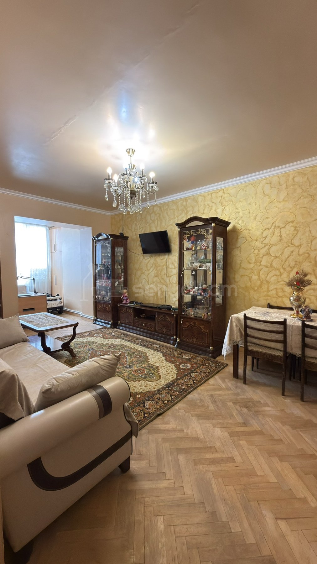 3 Սենյականոց Բնակարան Քարե Շենքում, 73քմ, 3/5 հարկ, Նորմալ Վիճակում