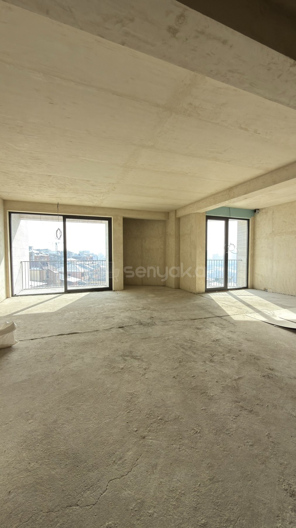 4 Սենյականոց Բնակարան Նորակառույցում, 170քմ, 4/7 հարկ, Զրոյական Վիճակում