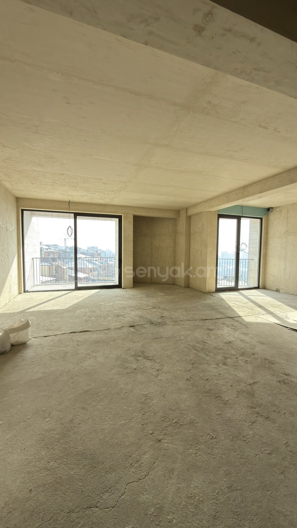 4 Սենյականոց Բնակարան Նորակառույցում, 170քմ, 4/7 հարկ, Զրոյական Վիճակում