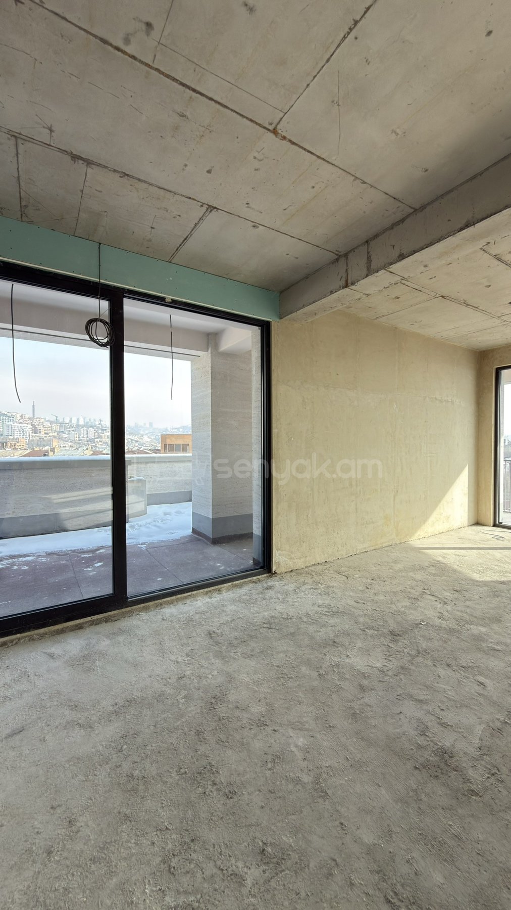 5 Սենյականոց Բնակարան Նորակառույցում, 320քմ, 7/7 հարկ, Զրոյական Վիճակում