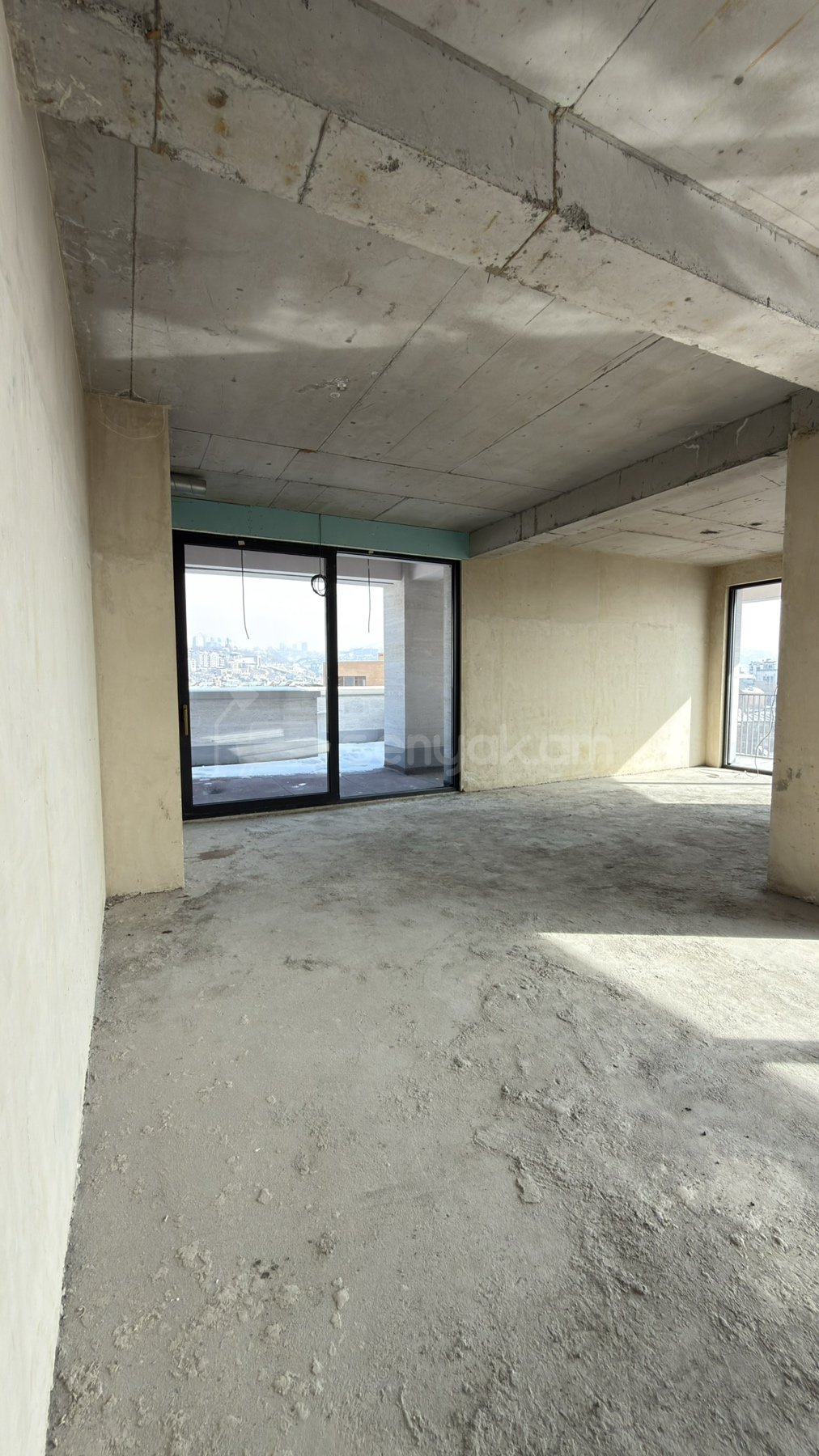 5 Սենյականոց Բնակարան Նորակառույցում, 320քմ, 7/7 հարկ, Զրոյական Վիճակում