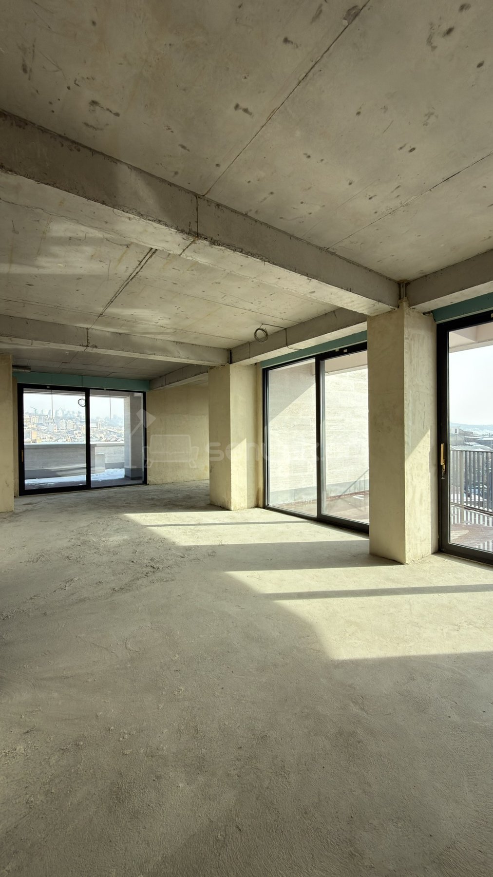 5 Սենյականոց Բնակարան Նորակառույցում, 320քմ, 7/7 հարկ, Զրոյական Վիճակում