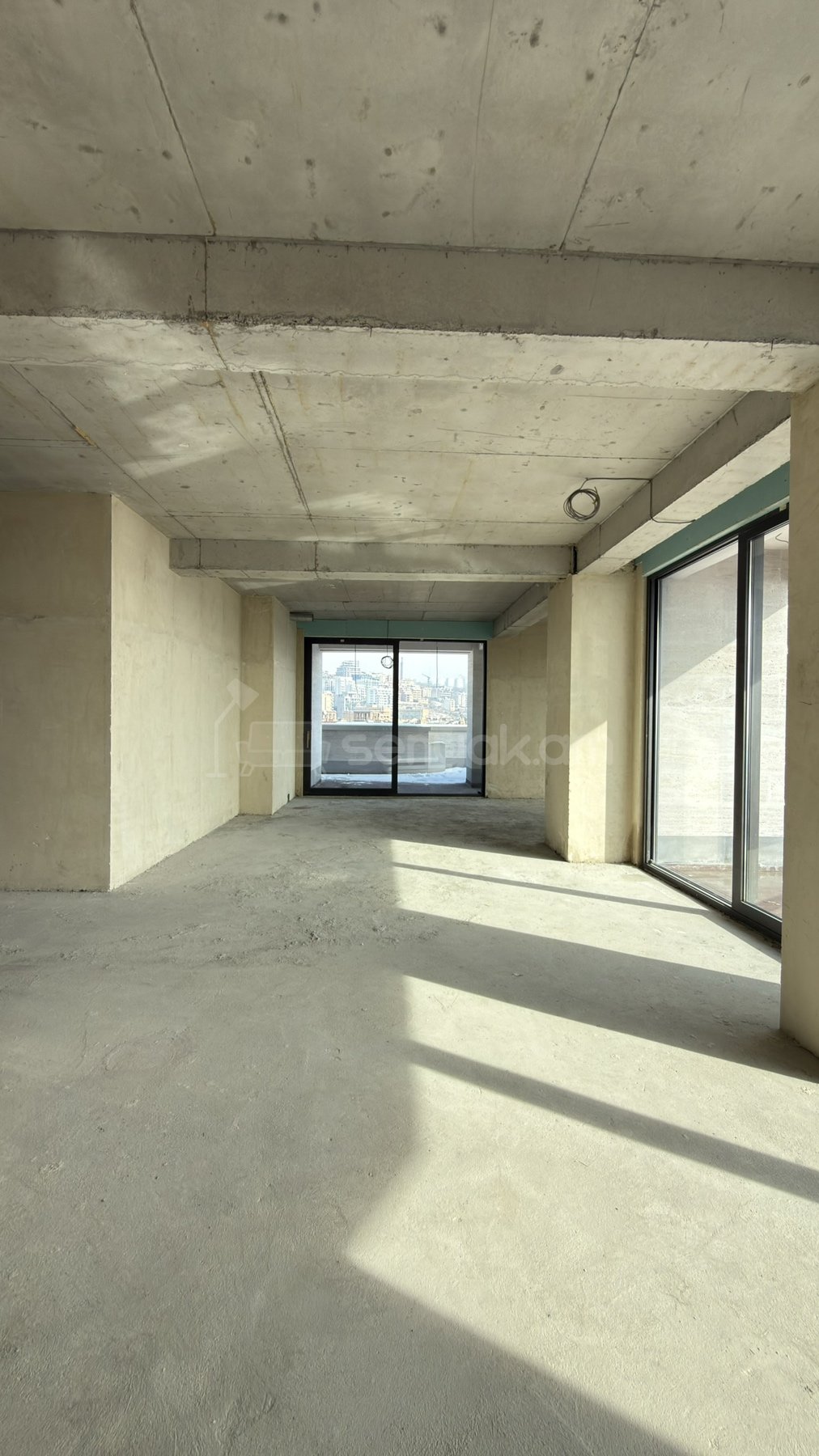 5 Սենյականոց Բնակարան Նորակառույցում, 320քմ, 7/7 հարկ, Զրոյական Վիճակում