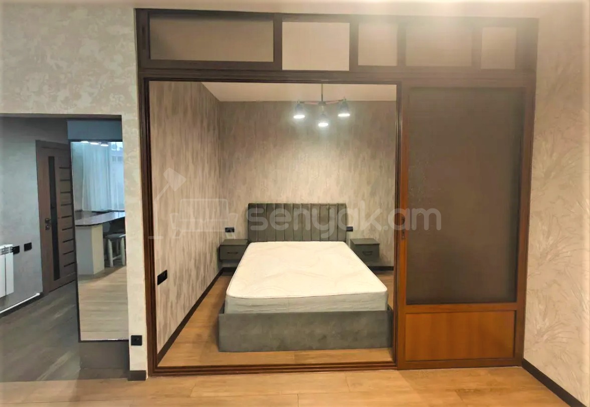 1 Սենյականոց Բնակարան Քարե Շենքում, 45քմ, 4/7 հարկ, Դիզայներական Վերանորոգված, Կահավորված