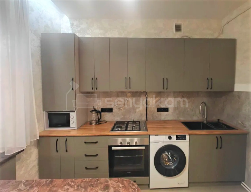 1 Սենյականոց Բնակարան Քարե Շենքում, 45քմ, 4/7 հարկ, Դիզայներական Վերանորոգված, Կահավորված