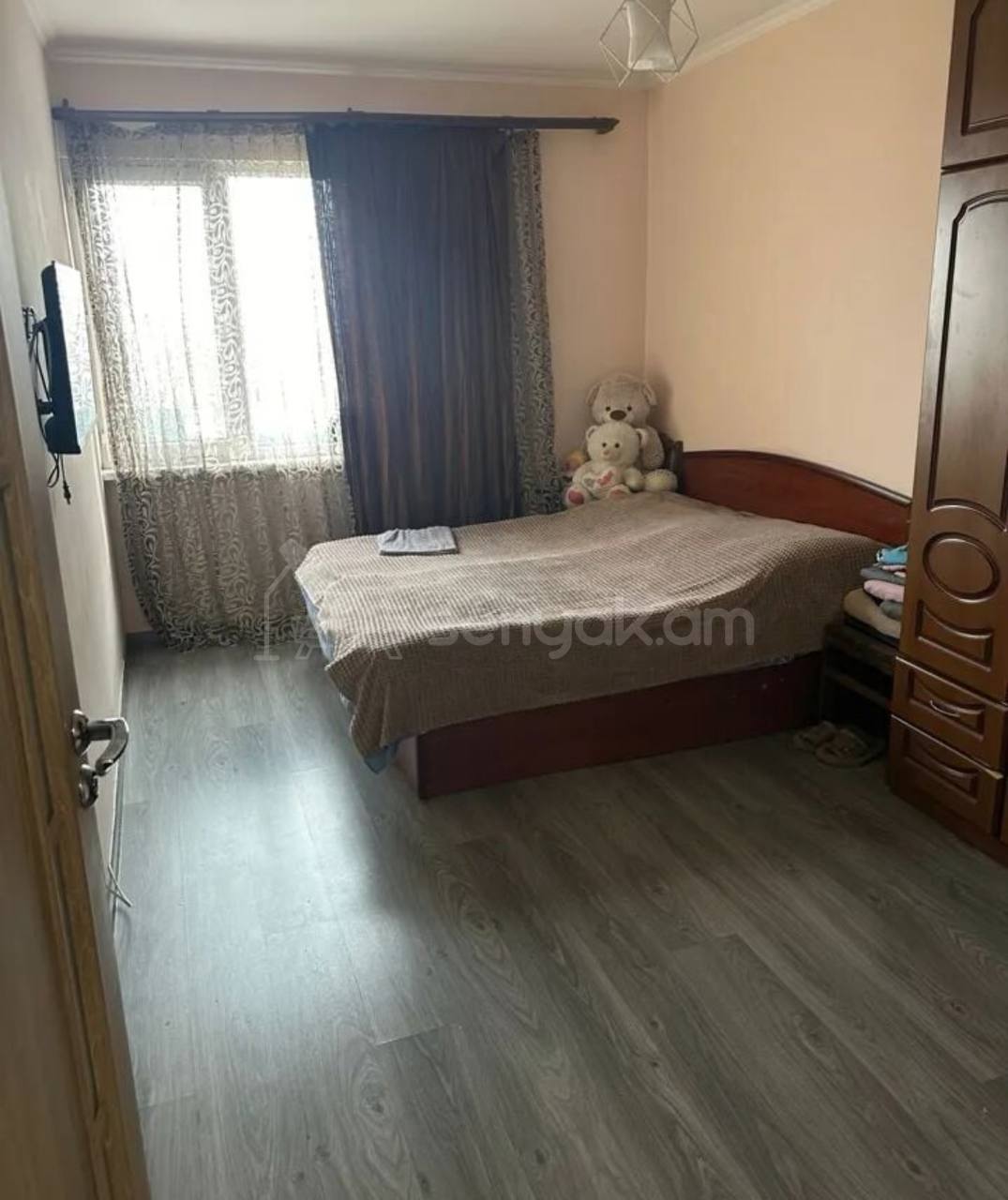 2 Սենյականոց Բնակարան, 38քմ, 5/9 հարկ, Նորմալ Վիճակում, Կահավորված, Արևկող