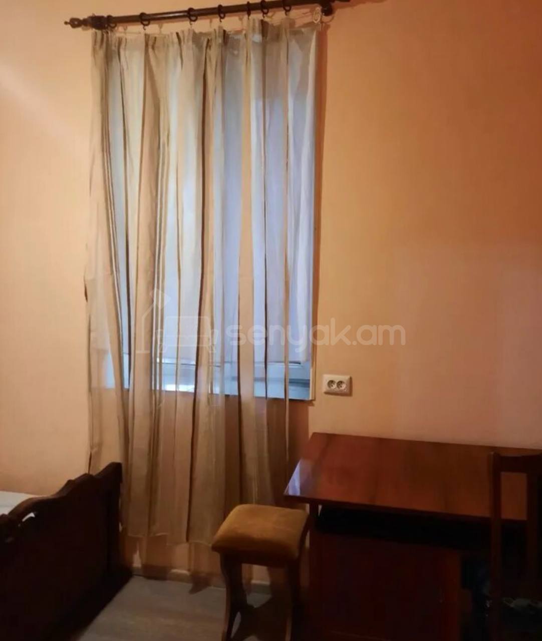 3 Սենյականոց Բնակարան Քարե Շենքում, 55քմ, 2/3 հարկ, Նորմալ Վիճակում, Կահավորված, Արևկող