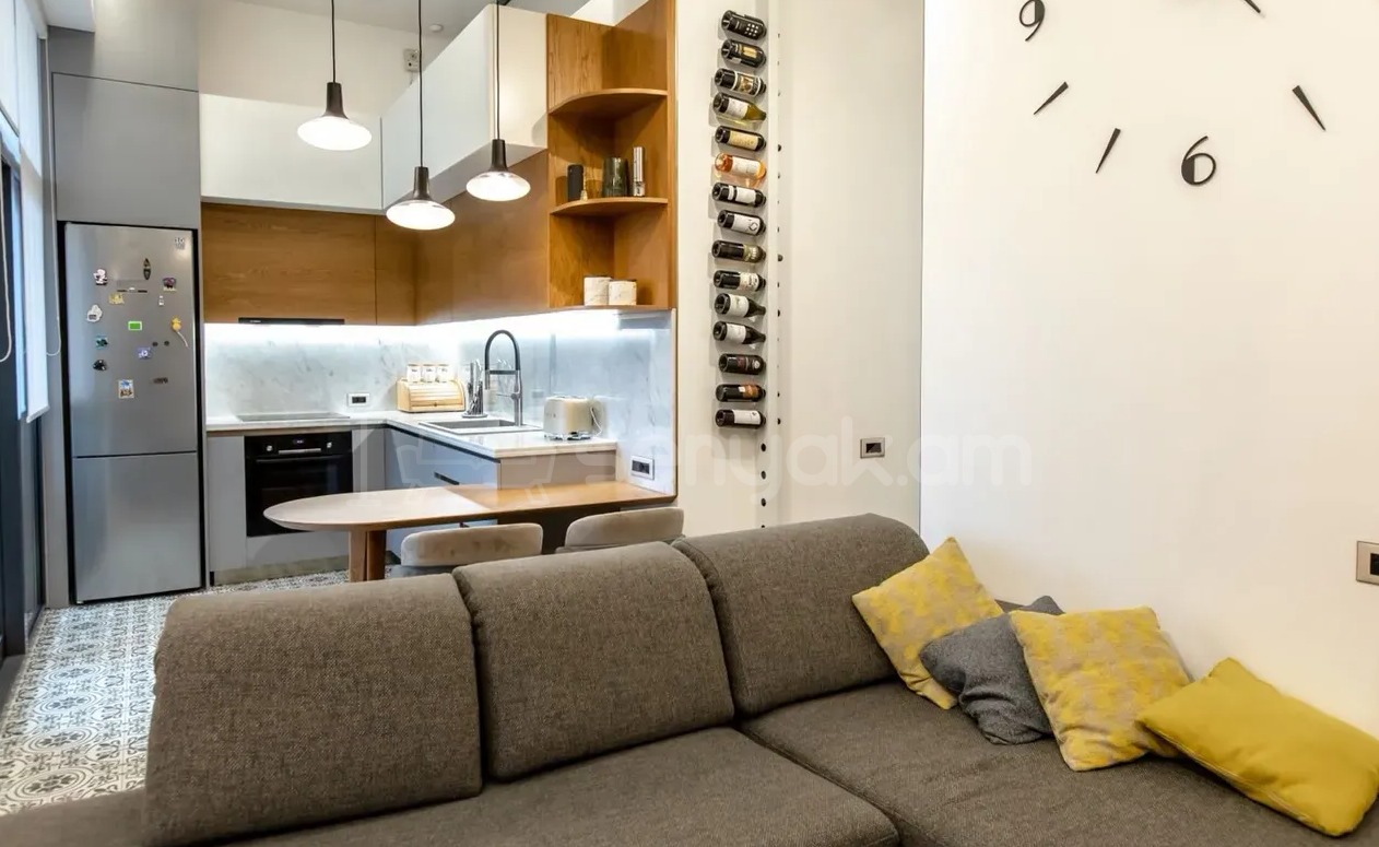 2 Սենյականոց Բնակարան Քարե Շենքում, 68քմ, 5/5 հարկ, Դիզայներական Վերանորոգված, Կահավորված, Արևկող