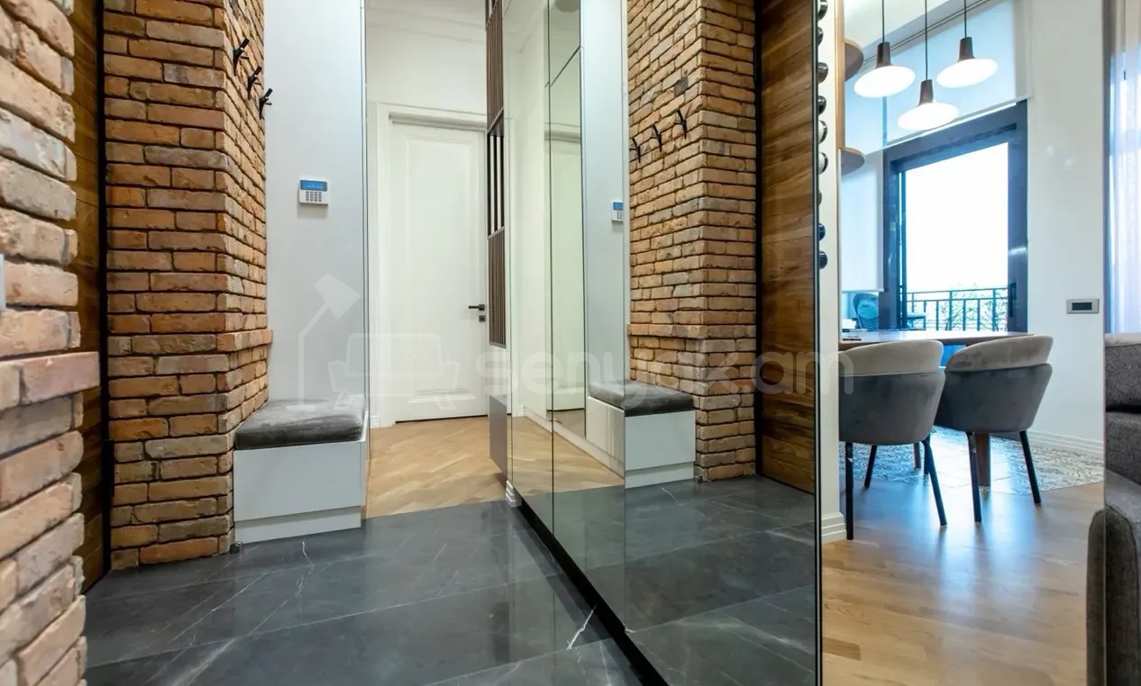 2 Սենյականոց Բնակարան Քարե Շենքում, 68քմ, 5/5 հարկ, Դիզայներական Վերանորոգված, Կահավորված, Արևկող