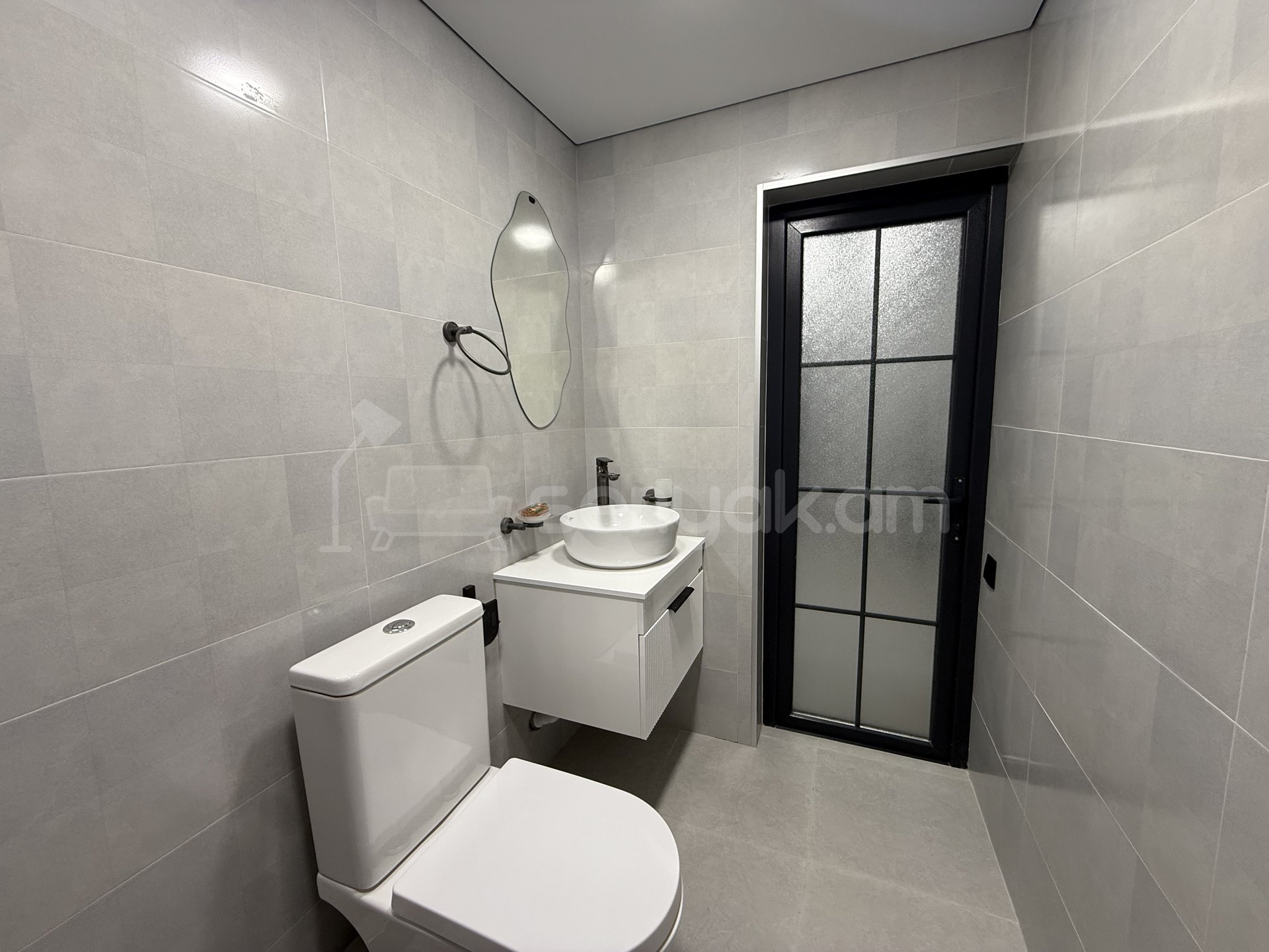 2 Սենյականոց Բնակարան, 47քմ, 3/9 հարկ, Դիզայներական Վերանորոգված