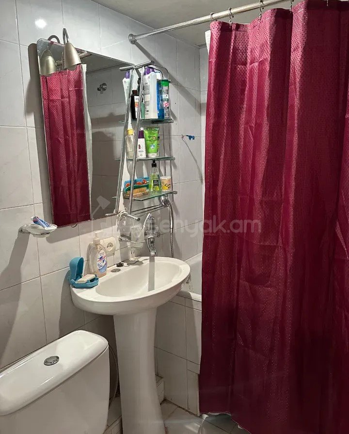 2 Սենյականոց Բնակարան, 50քմ, 3/4 հարկ, Նորմալ Վիճակում