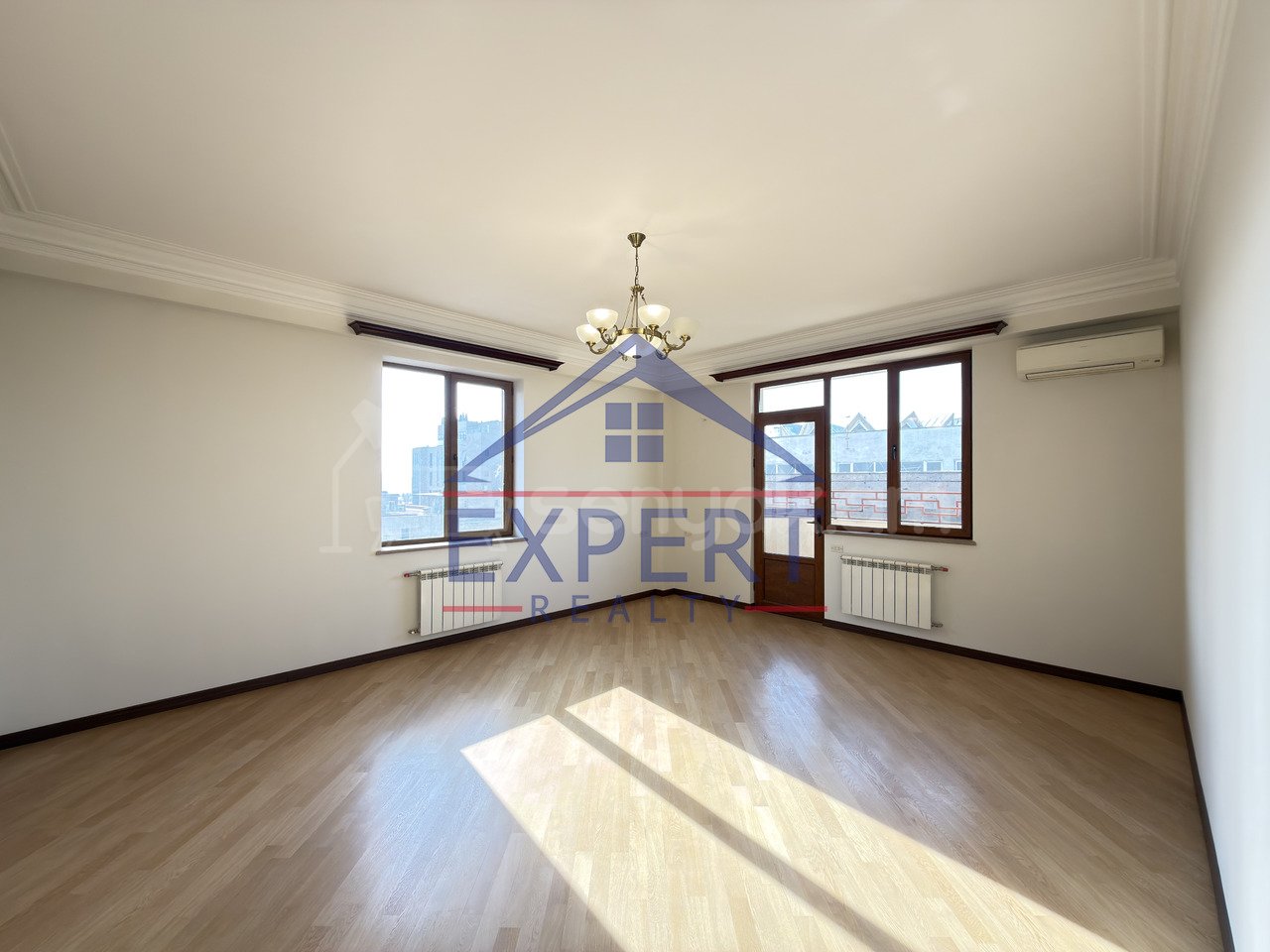 4 Սենյականոց Բնակարան Նորակառույցում, 187քմ, 8/9 հարկ, Կապիտալ Վերանորոգված