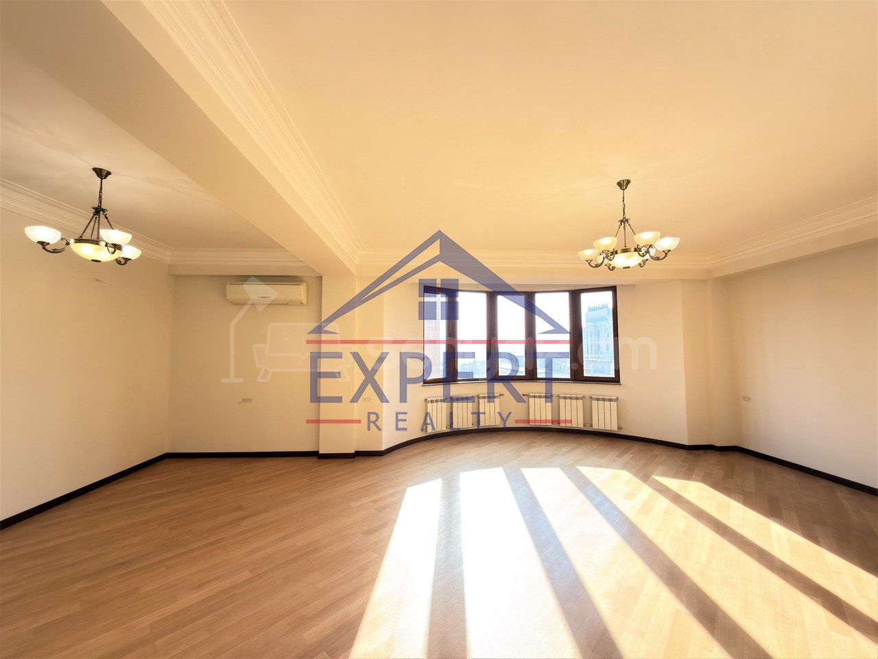 4 Սենյականոց Բնակարան Նորակառույցում, 187քմ, 8/9 հարկ, Կապիտալ Վերանորոգված