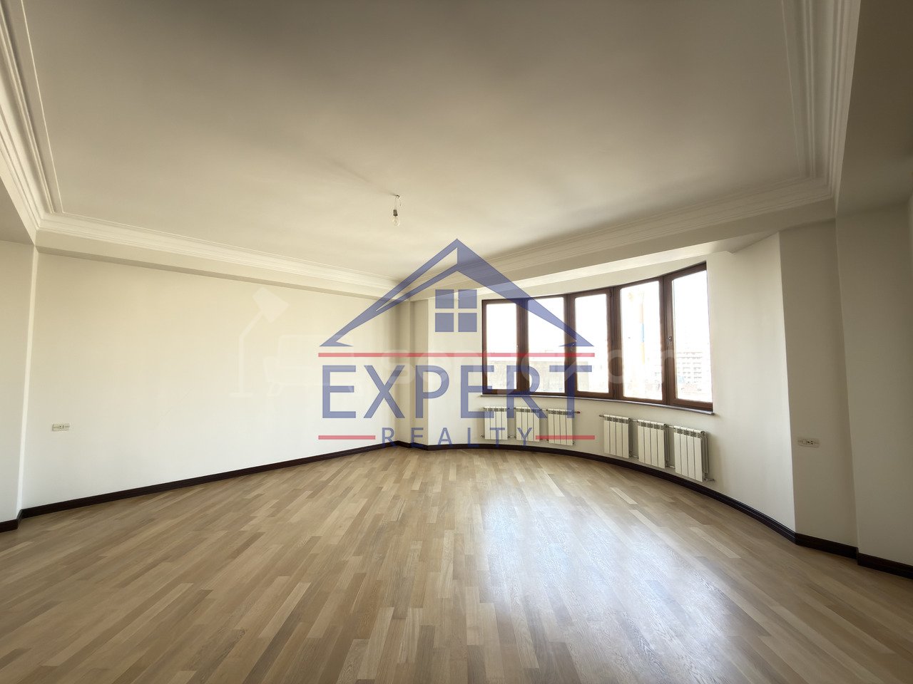 4 Սենյականոց Բնակարան Նորակառույցում, 160քմ, 8/9 հարկ, Կապիտալ Վերանորոգված