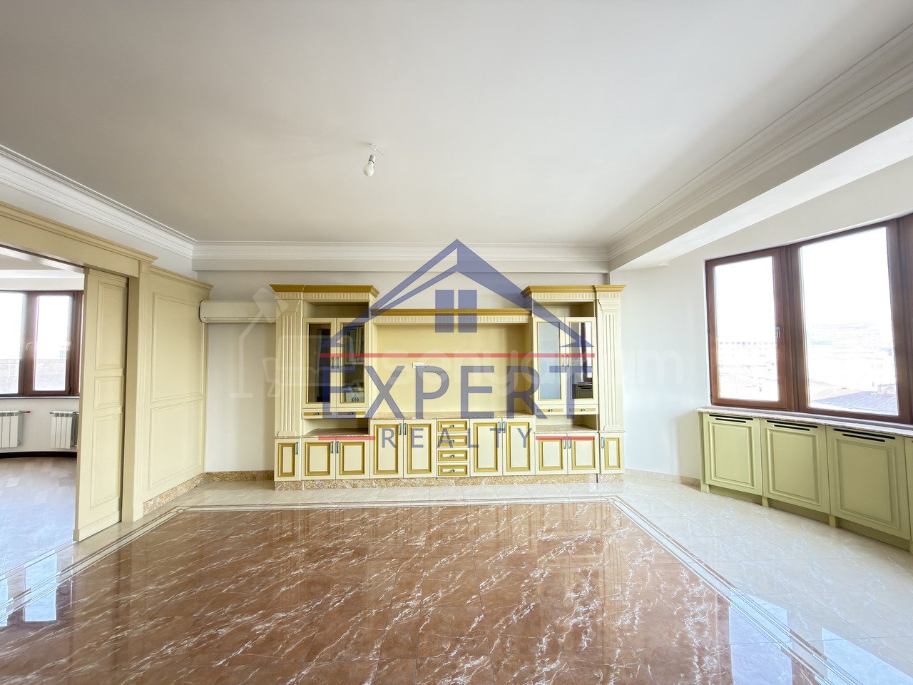 4 Սենյականոց Բնակարան Նորակառույցում, 160քմ, 8/9 հարկ, Կապիտալ Վերանորոգված