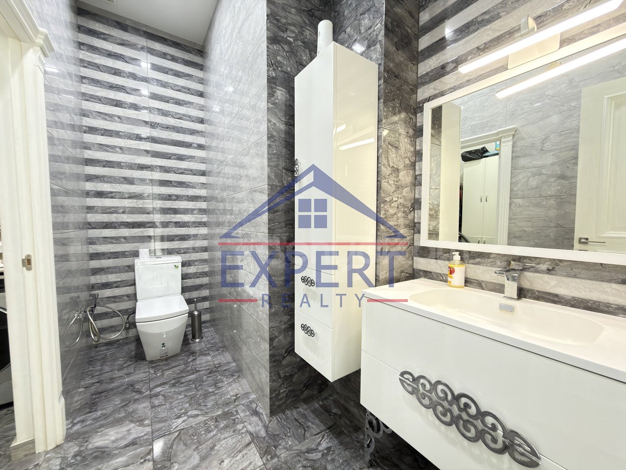 4 Սենյականոց Բնակարան Նորակառույցում, 222քմ, 9/9 հարկ, Դիզայներական Վերանորոգված