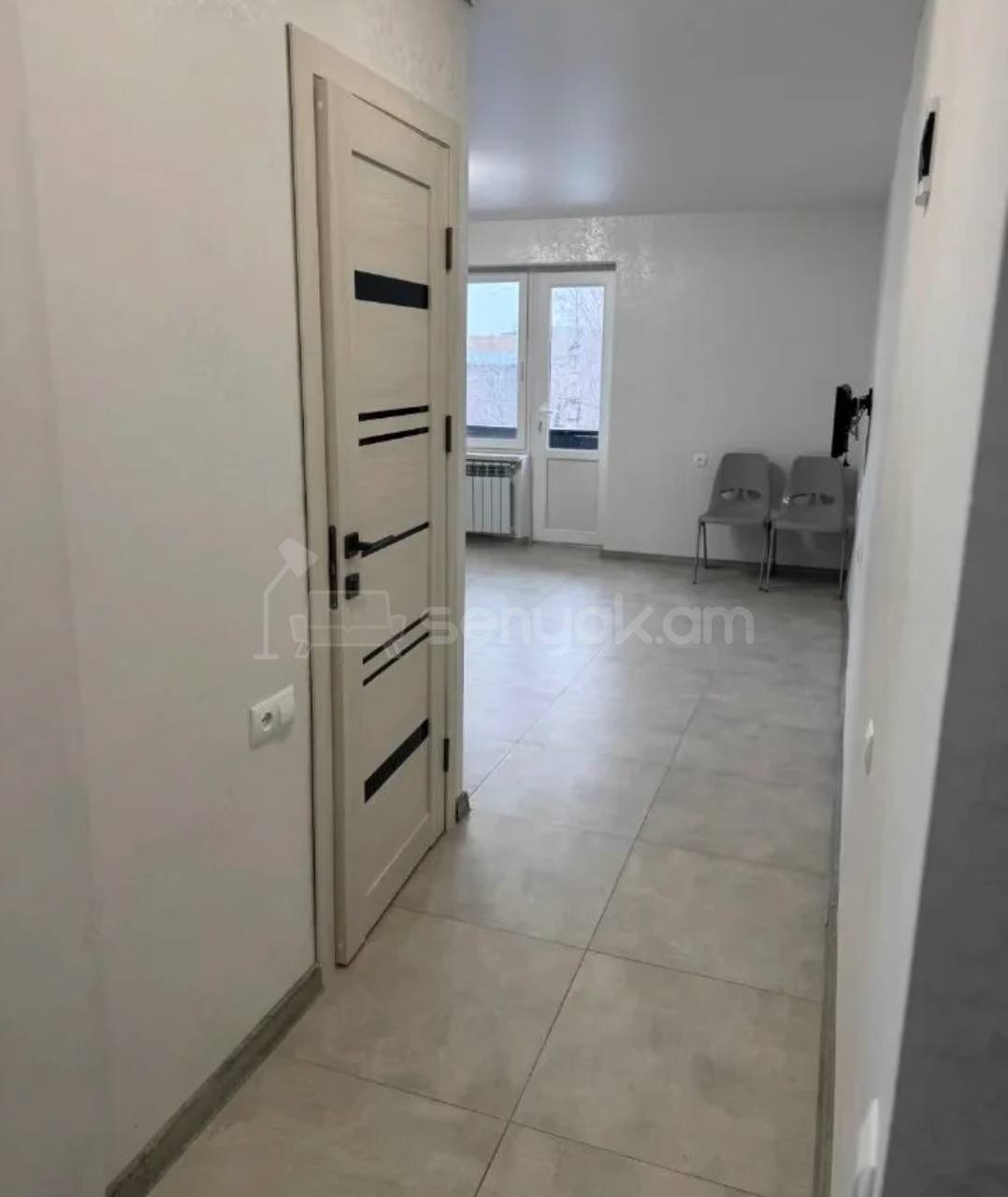 2 Սենյականոց Բնակարան Քարե Շենքում, 42քմ, 3/5 հարկ, Կապիտալ Վերանորոգված, Կահավորված