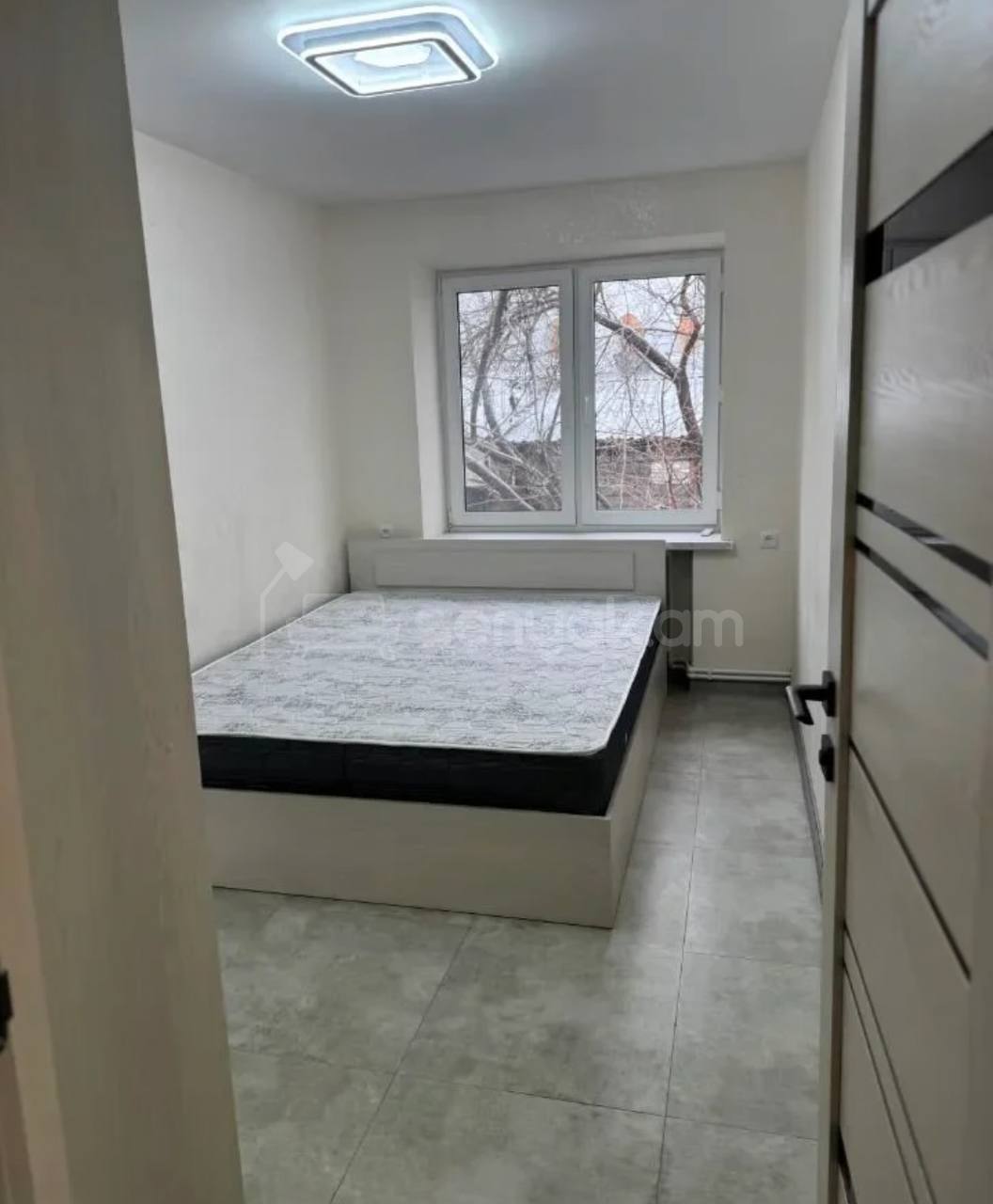 2 Սենյականոց Բնակարան Քարե Շենքում, 42քմ, 3/5 հարկ, Կապիտալ Վերանորոգված, Կահավորված