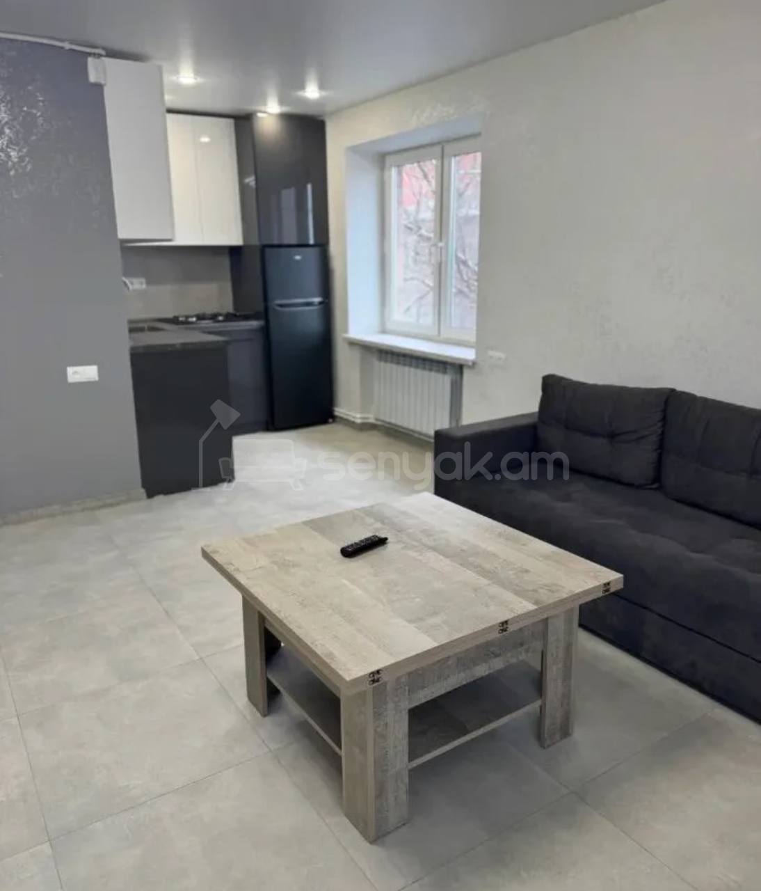 2 Սենյականոց Բնակարան Քարե Շենքում, 42քմ, 3/5 հարկ, Կապիտալ Վերանորոգված, Կահավորված