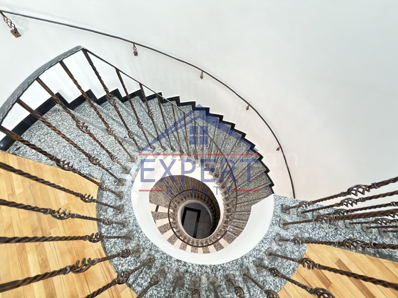 Օֆիսային Տարածք, 650քմ, Կապիտալ Վերանորոգված