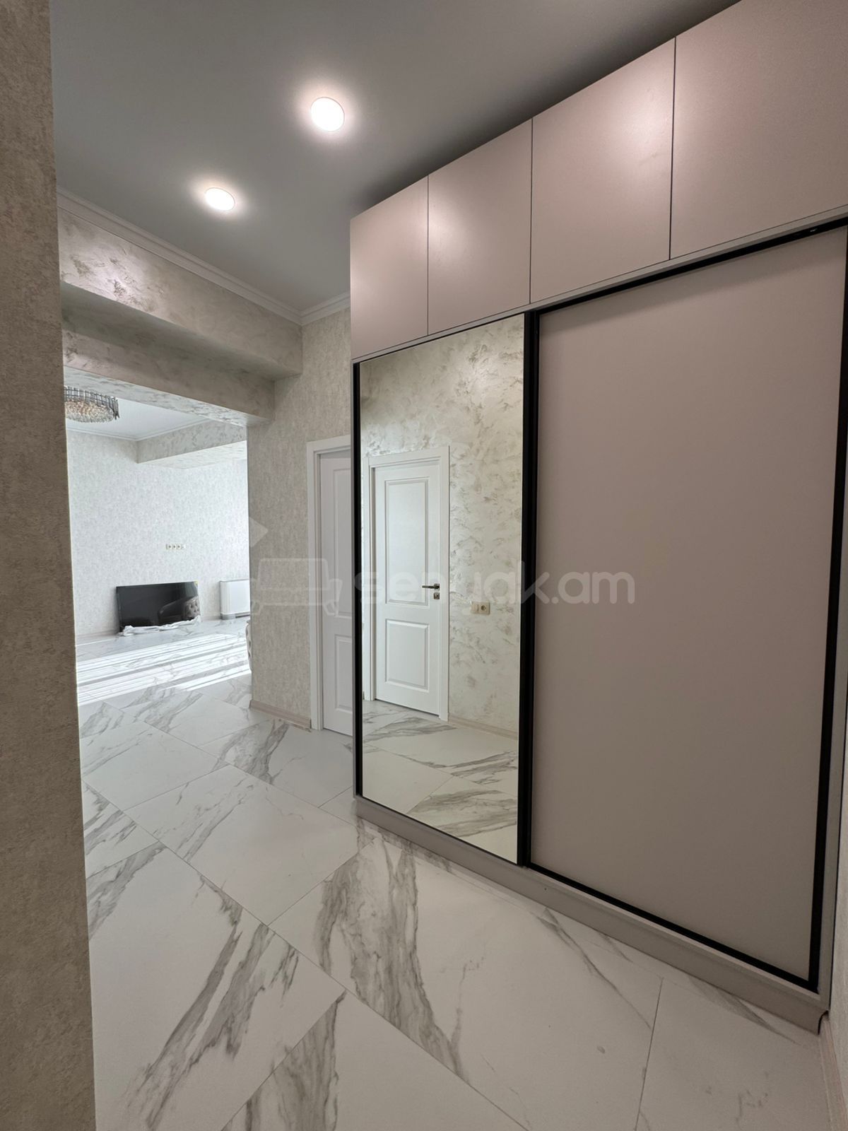 3 Սենյականոց Բնակարան Նորակառույցում, 83քմ, 12/17 հարկ, Դիզայներական Վերանորոգված, Կահավորված, Արևկող