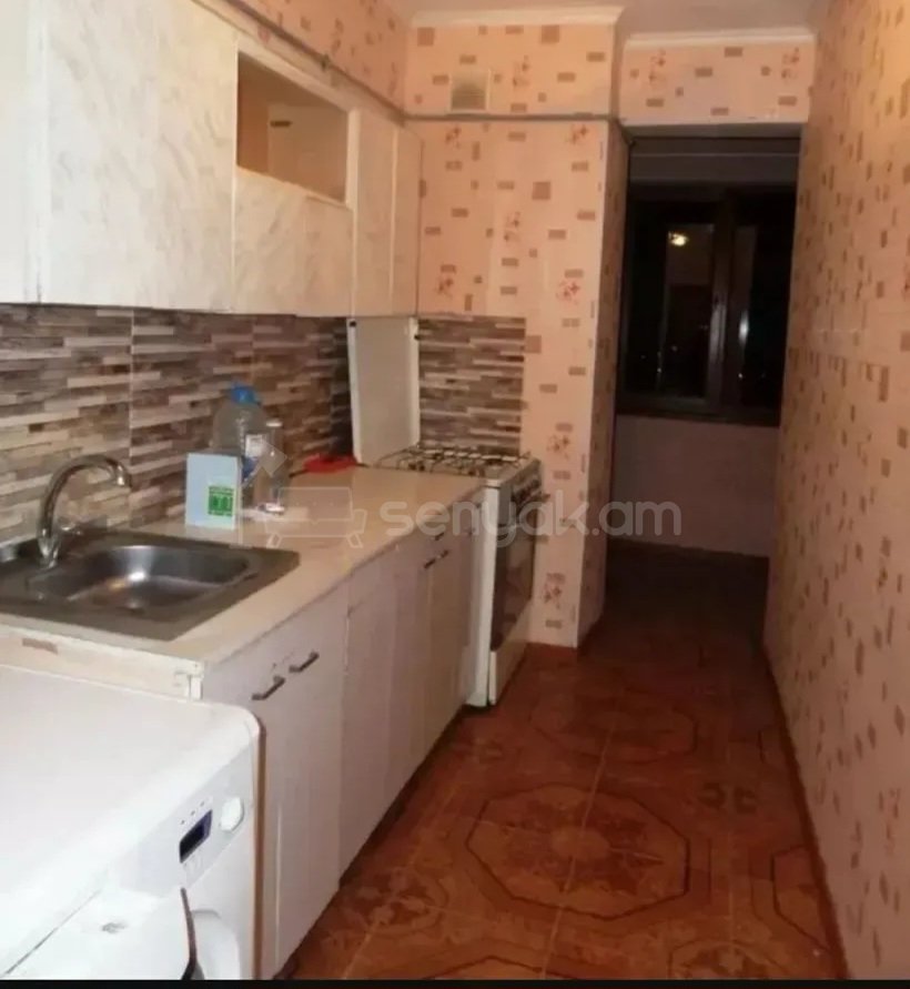 1 Սենյականոց Բնակարան Քարե Շենքում, 47քմ, 4/5 հարկ, Նորմալ Վիճակում