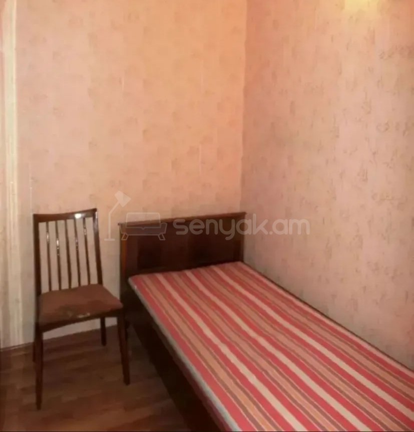 1 Սենյականոց Բնակարան Քարե Շենքում, 47քմ, 4/5 հարկ, Նորմալ Վիճակում