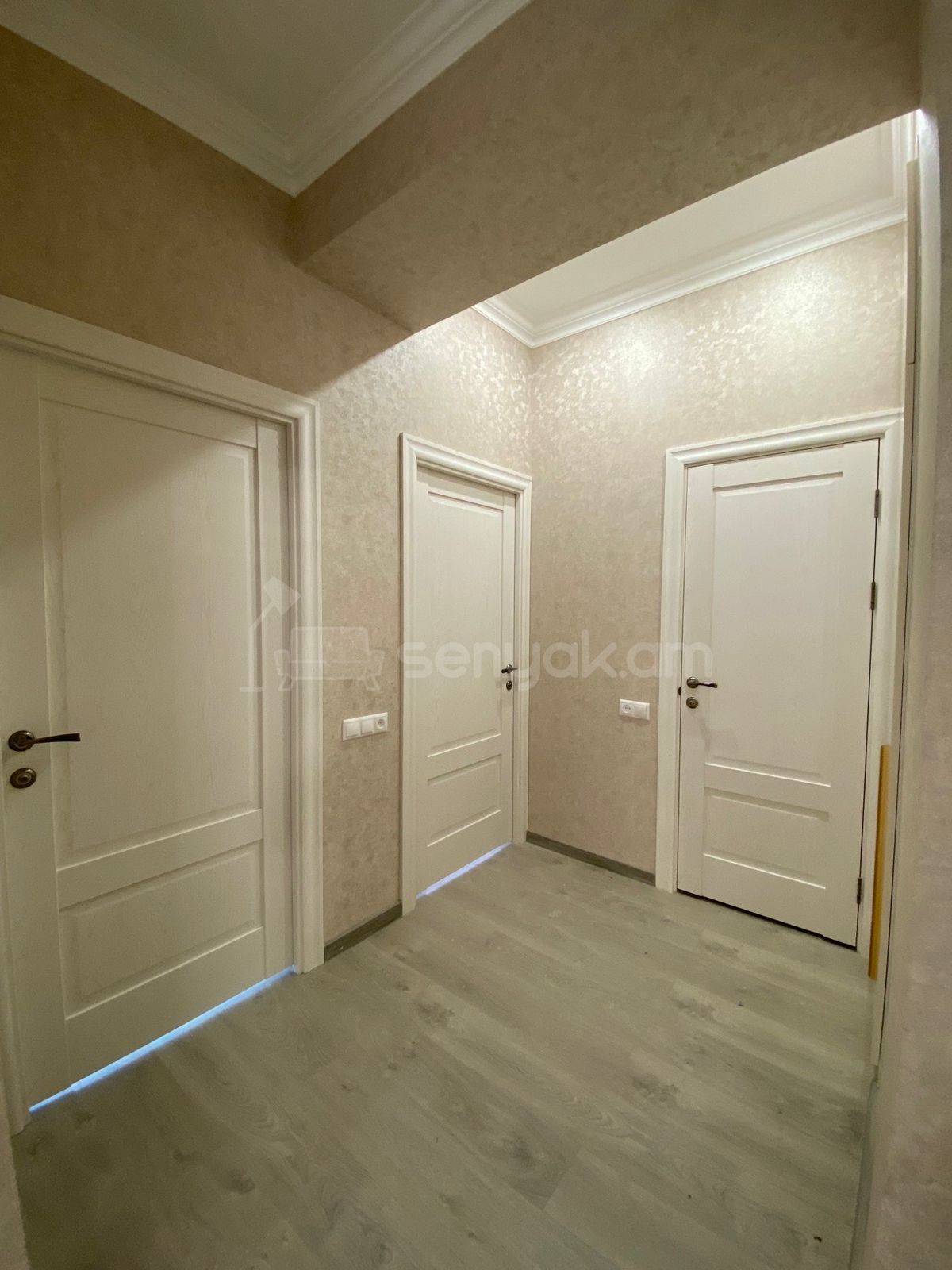 3 Սենյականոց Բնակարան Նորակառույցում, 82քմ, 11/14 հարկ, Դիզայներական Վերանորոգված, Կահավորված, Արևկող