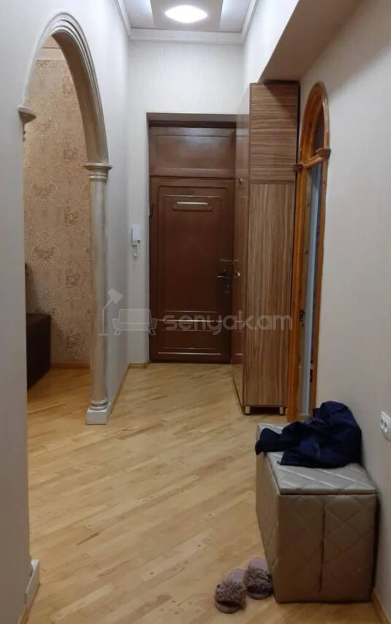 3 Սենյականոց Բնակարան Քարե Շենքում, 98քմ, 6/6 հարկ, Կապիտալ Վերանորոգված