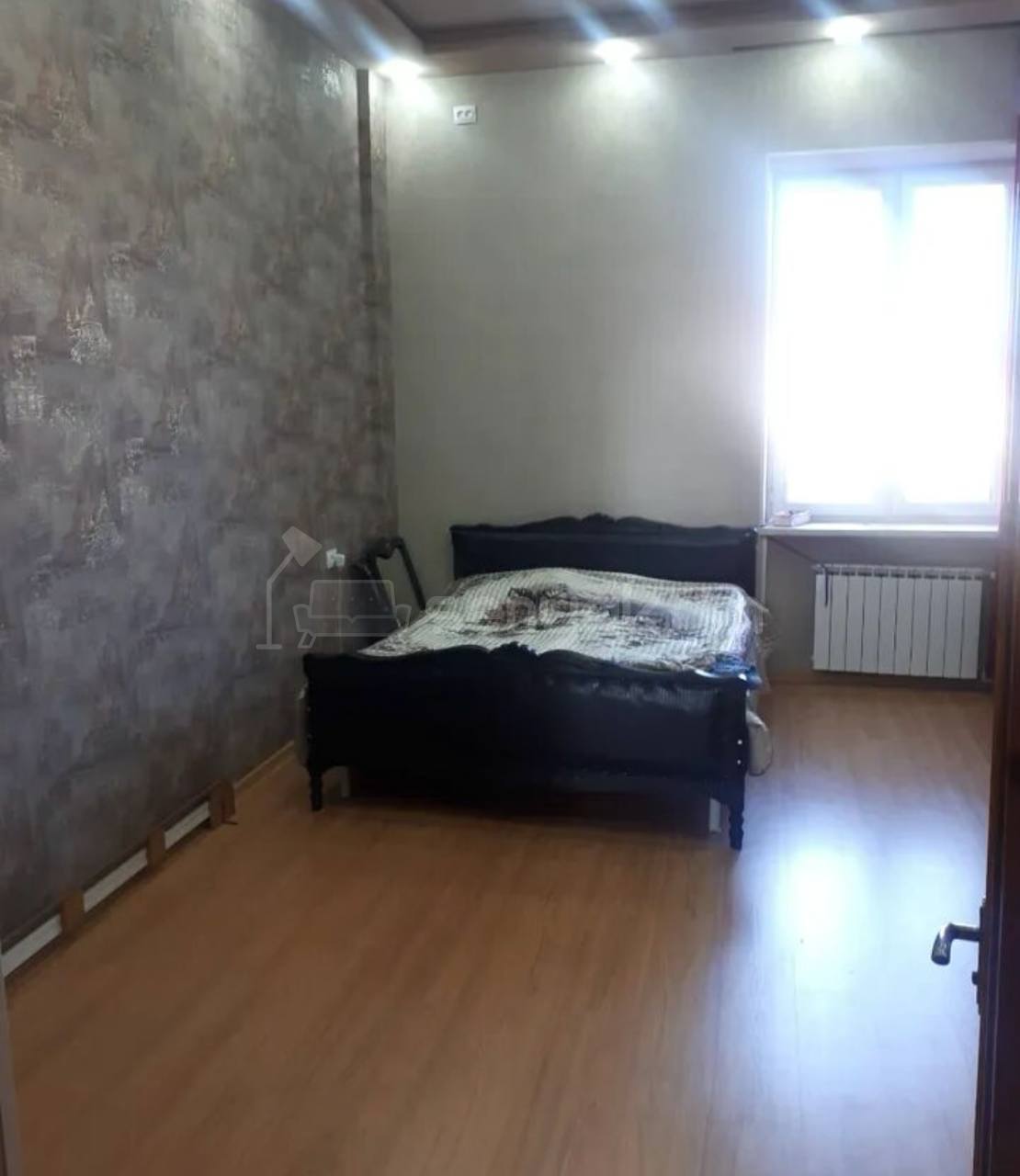 3 Սենյականոց Բնակարան Քարե Շենքում, 98քմ, 6/6 հարկ, Կապիտալ Վերանորոգված