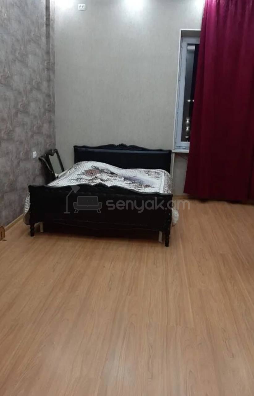 3 Սենյականոց Բնակարան Քարե Շենքում, 98քմ, 6/6 հարկ, Կապիտալ Վերանորոգված