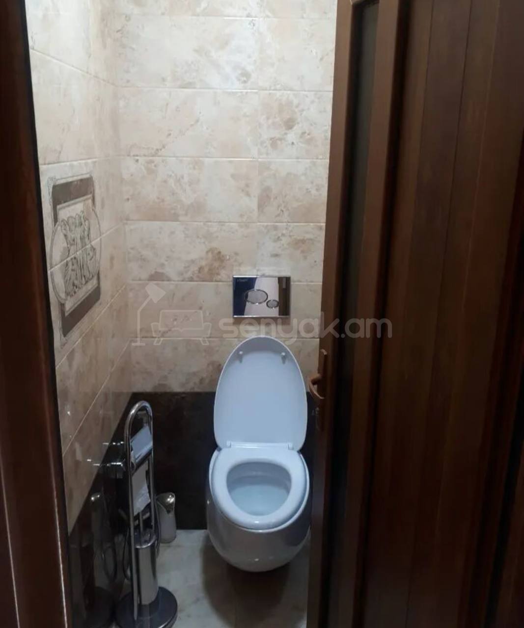 3 Սենյականոց Բնակարան Քարե Շենքում, 98քմ, 6/6 հարկ, Կապիտալ Վերանորոգված