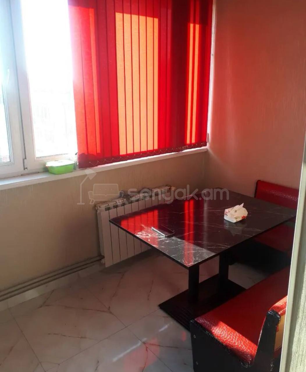 3 Սենյականոց Բնակարան Քարե Շենքում, 98քմ, 6/6 հարկ, Կապիտալ Վերանորոգված