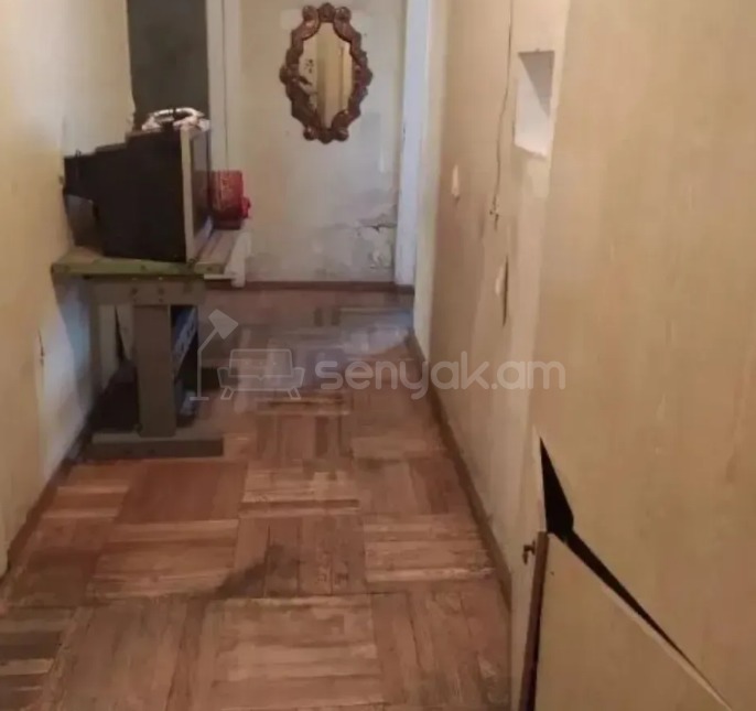 2 Սենյականոց Բնակարան Քարե Շենքում, 70քմ, 3/5 հարկ, Պետական Վիճակում