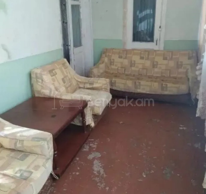 3 Սենյականոց Բնակարան Քարե Շենքում, 70քմ, 3/5 հարկ, Պետական Վիճակում