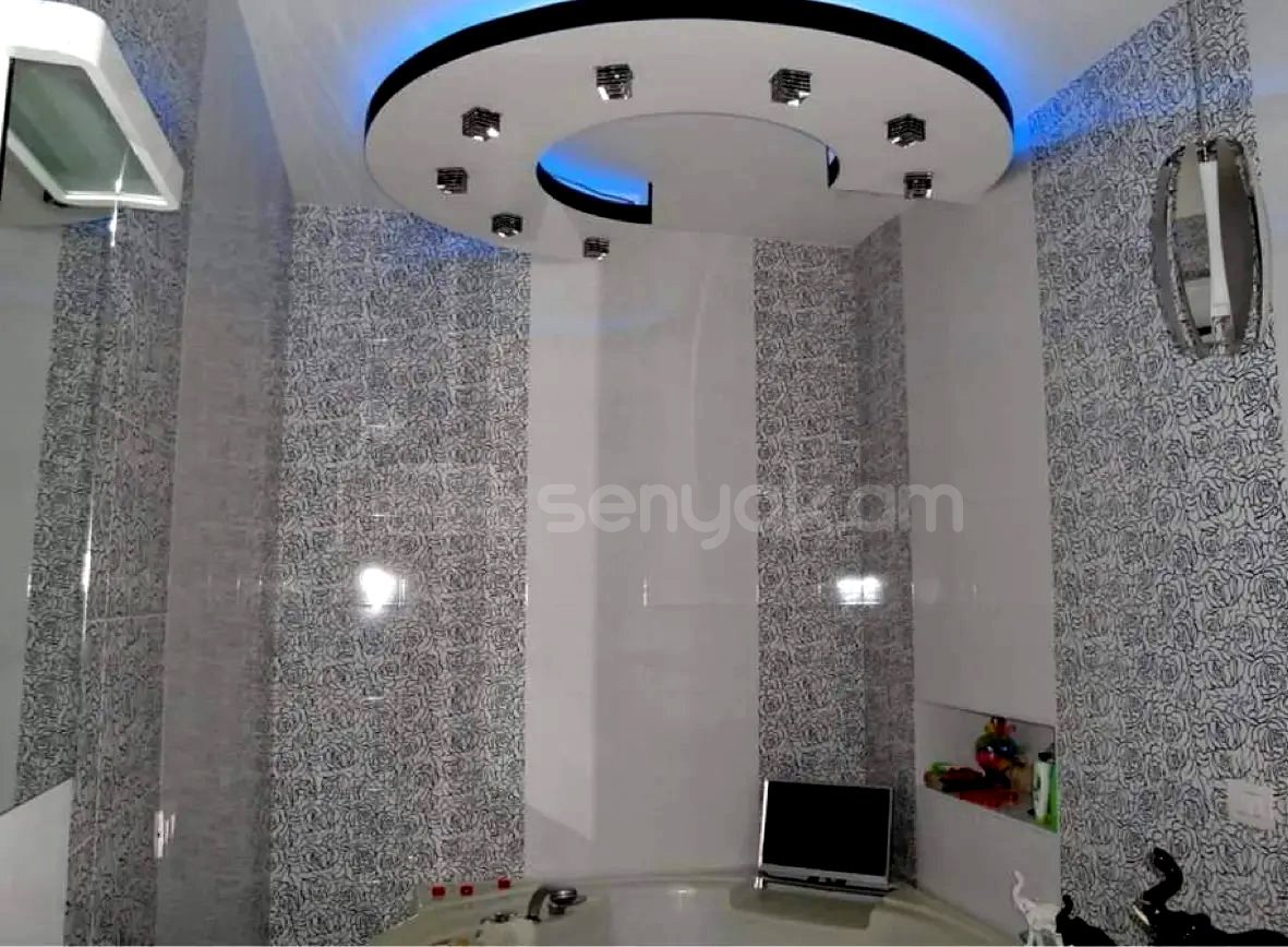 3 Սենյականոց Բնակարան Քարե Շենքում, 110քմ, 3/3 հարկ, Կապիտալ Վերանորոգված, Կահավորված