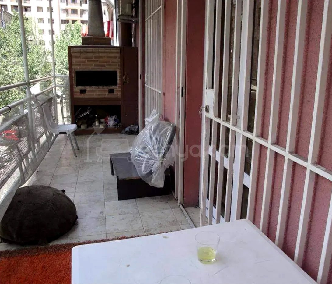 3 Սենյականոց Բնակարան Քարե Շենքում, 110քմ, 3/3 հարկ, Կապիտալ Վերանորոգված, Կահավորված