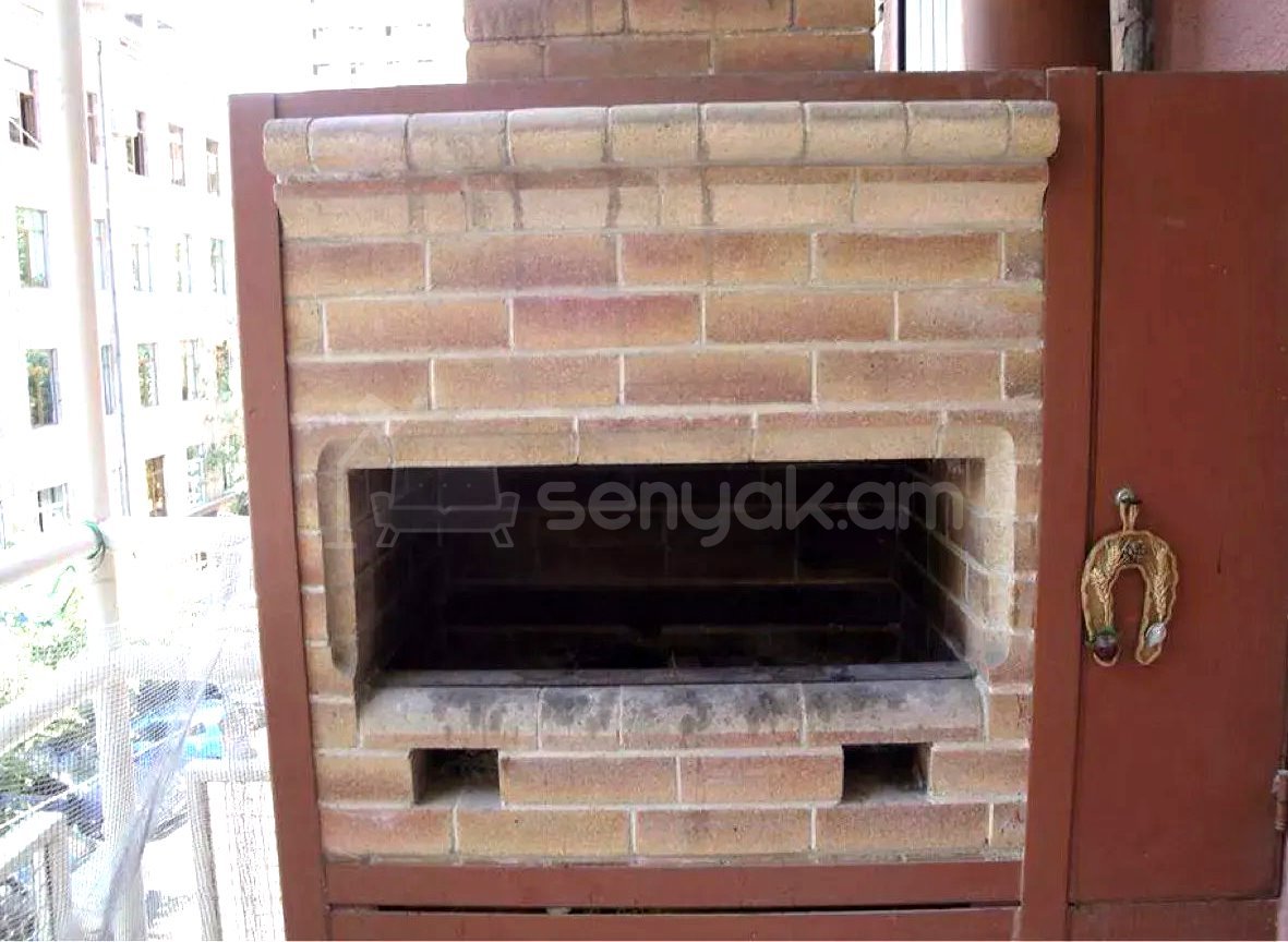 3 Սենյականոց Բնակարան Քարե Շենքում, 110քմ, 3/3 հարկ, Կապիտալ Վերանորոգված, Կահավորված