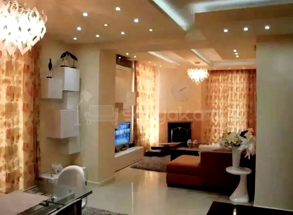 3 Սենյականոց Բնակարան Քարե Շենքում, 110քմ, 3/3 հարկ, Կապիտալ Վերանորոգված, Կահավորված