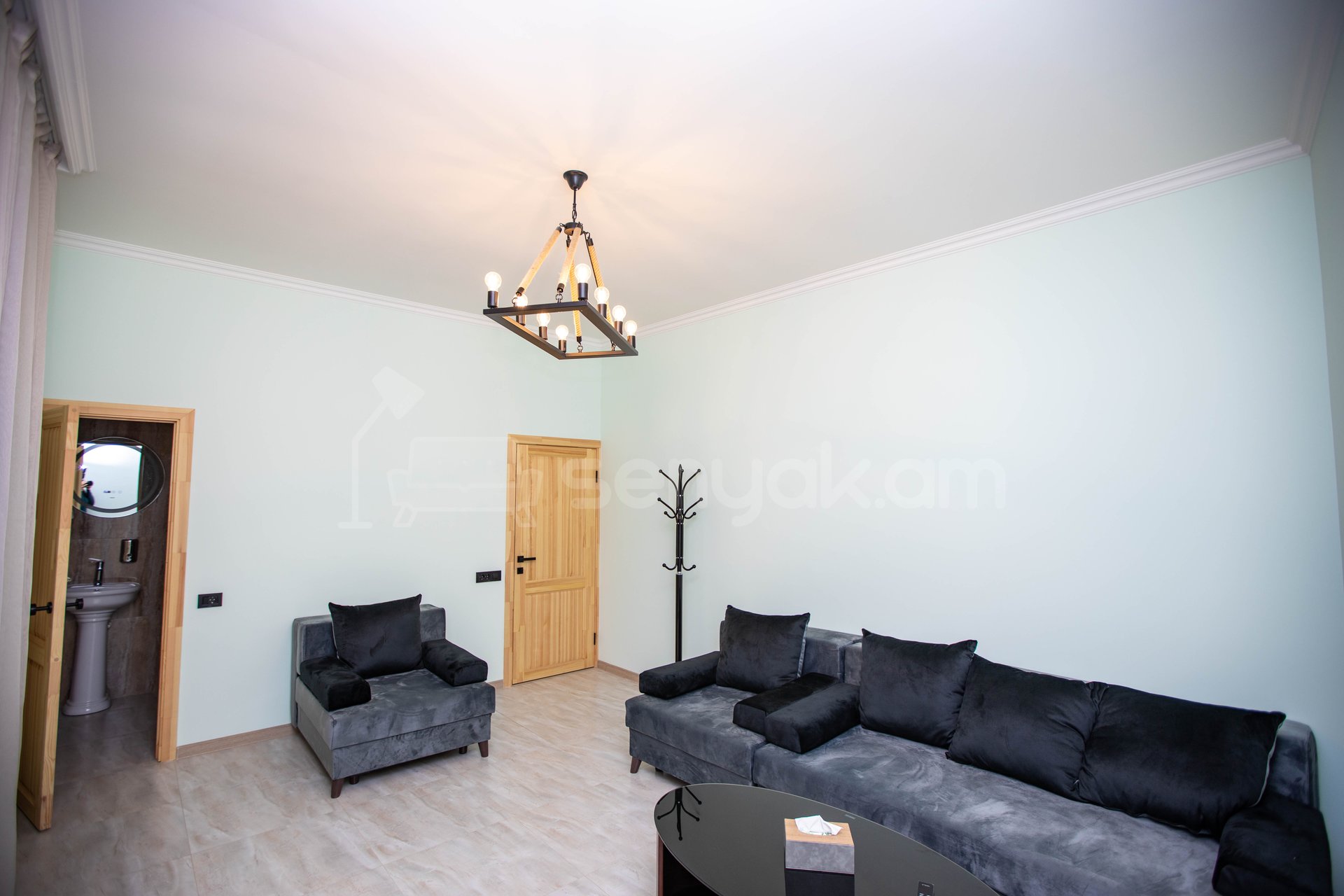 4 Սենյականոց Շքեղ Առանձնատուն, 170քմ, Լողավազանով