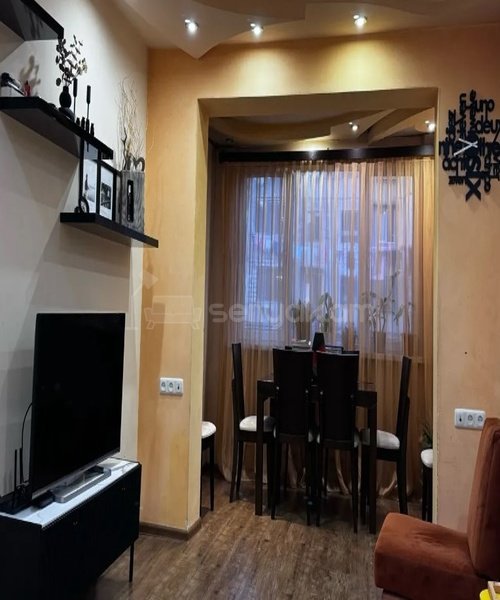 3 Սենյականոց Բնակարան, 65քմ, 3/5 հարկ, Կապիտալ Վերանորոգված