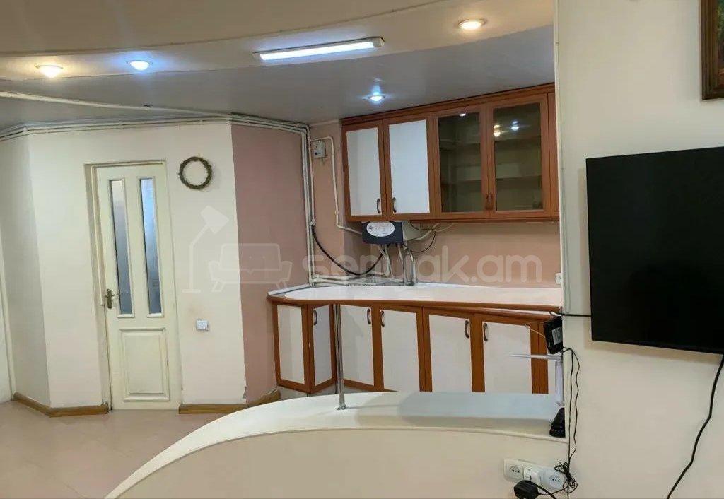 2 Սենյականոց Բնակարան, 65քմ, 3/9 հարկ, Նորմալ Վիճակում, Կահավորված